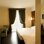 Red's Redaelli Hotel