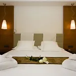 Red's Redaelli Hotel