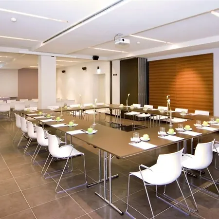 Red's Redaelli Hotel 4*