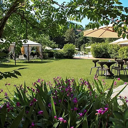Red's Redaelli Hotel