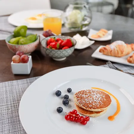 Red's Redaelli Hotel 4*